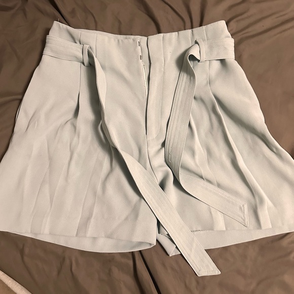 Mango Pants - Sage Green High-Waisted Pleated Shorts with Belt